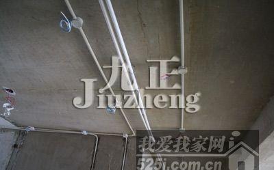 必一运动:中场中心受伤,银河战舰将如何面对多路豪强的围歼?